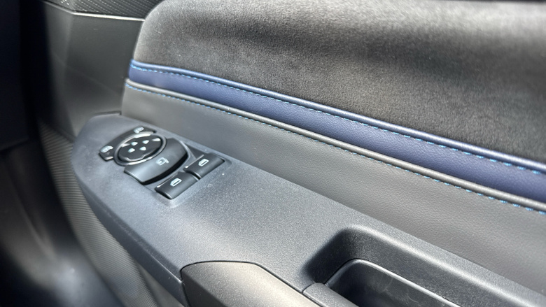 Ford Mustang 5.0 V8 Dark Horse 2dr Petrol Coupe